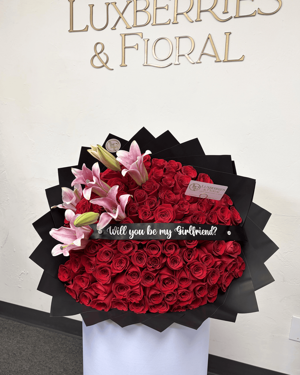 100 Red Rose & Pink Lily Grand Statement Bouquet - Luxberries & Floral