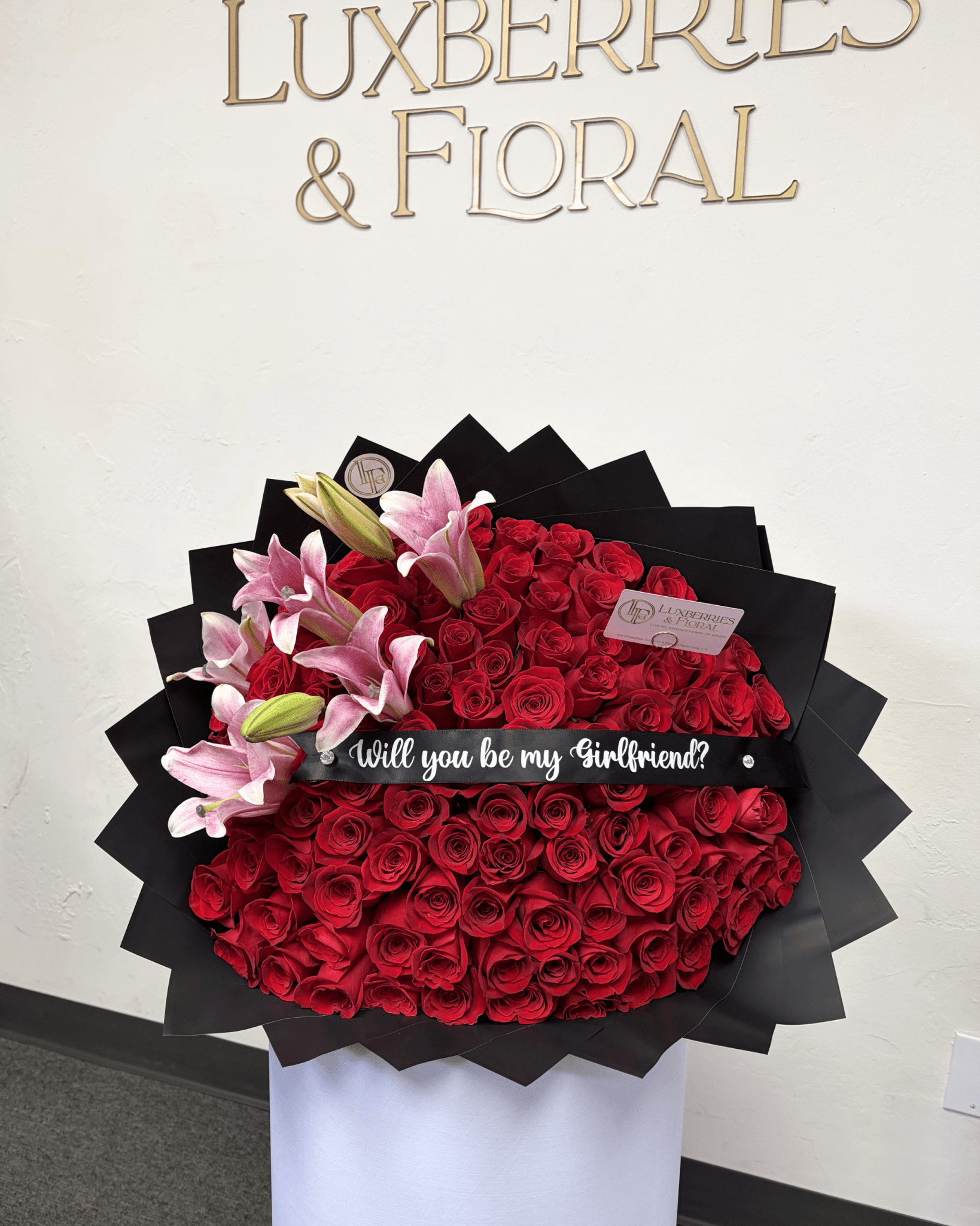 100 Red Rose & Pink Lily Grand Statement Bouquet - Luxberries & Floral