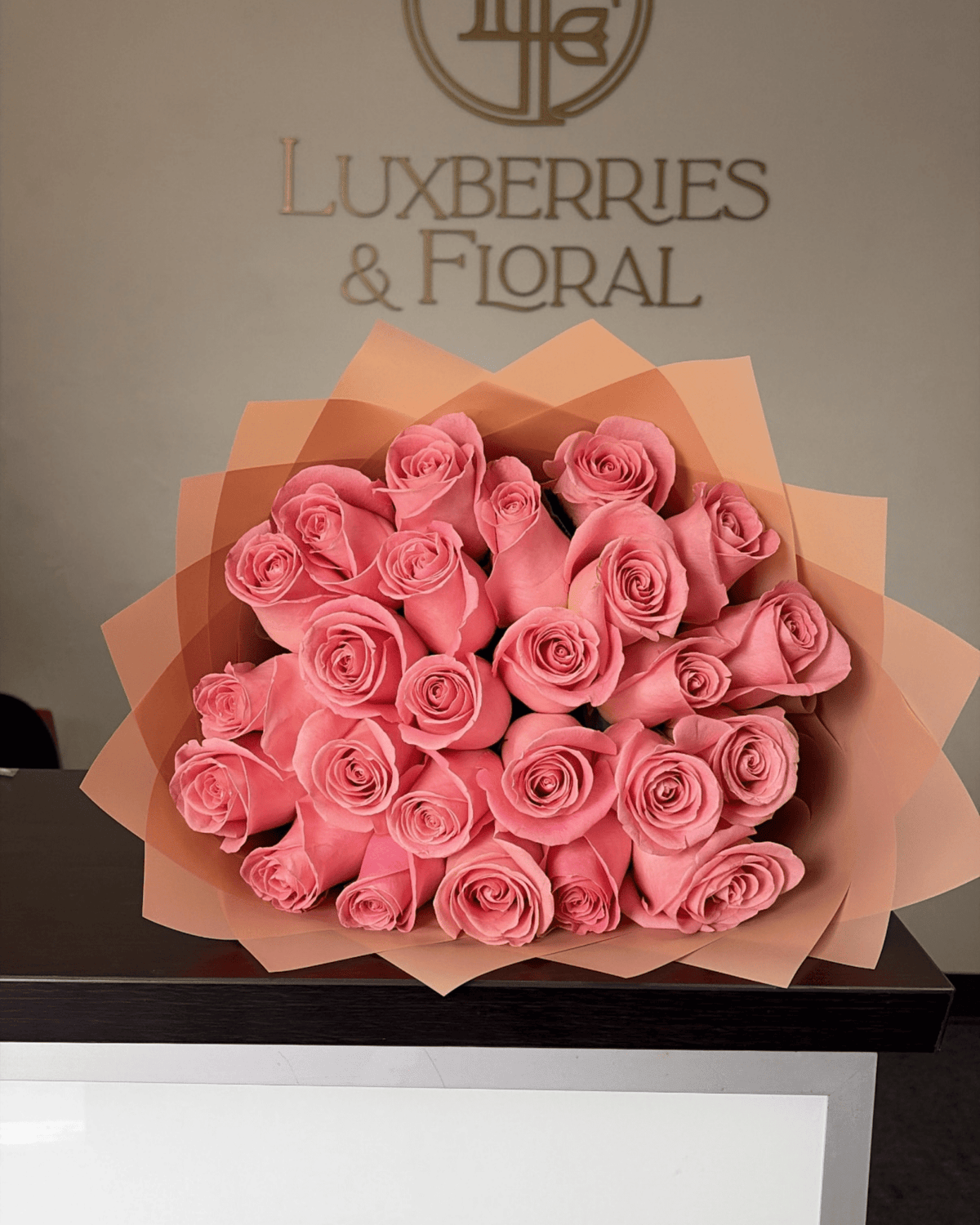 25 Premium Pink Rose Bouquet - Luxberries & Floral