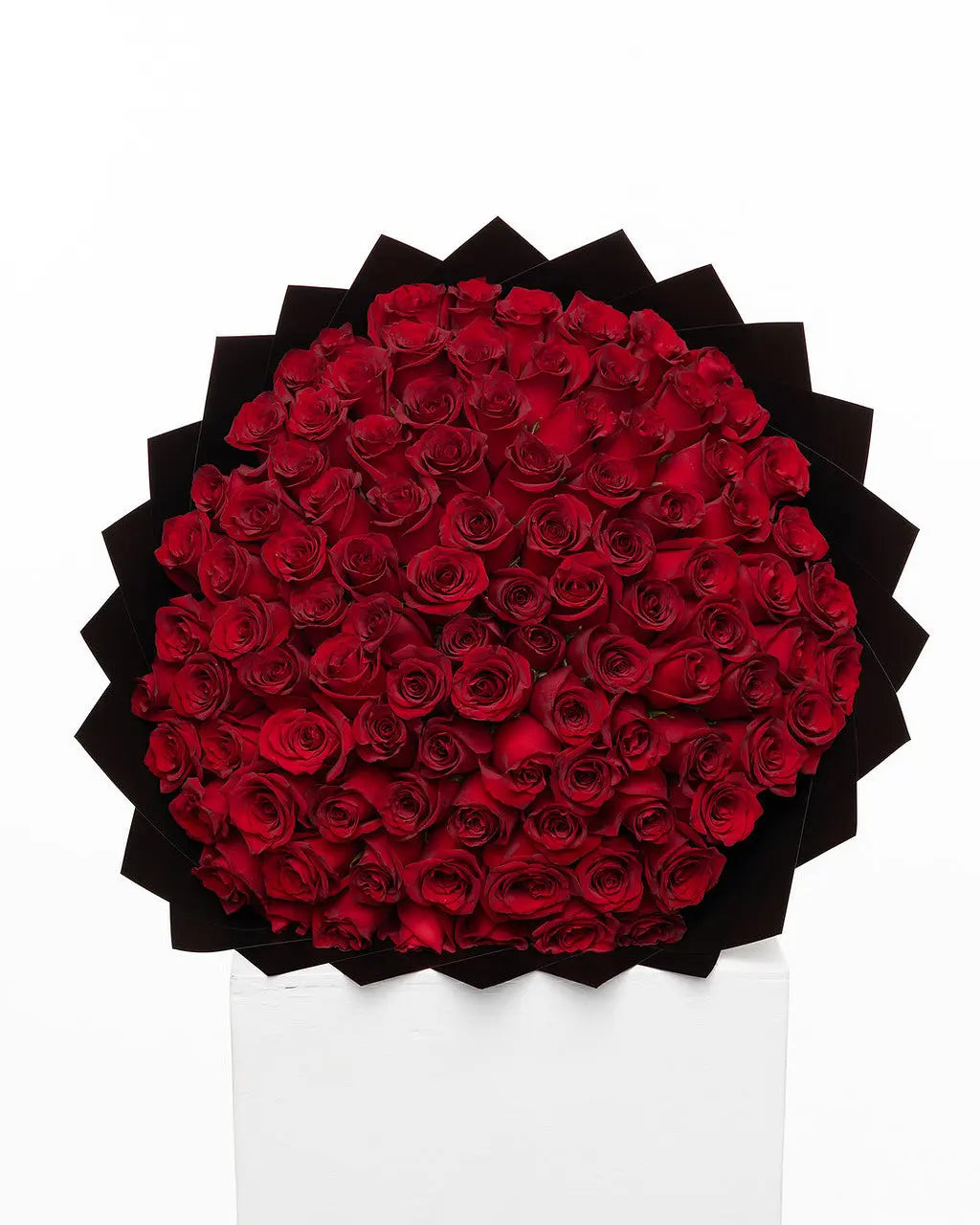 100 Red Roses Bouquet – Arrangement for Valentine’s Day Luxberries & Floral