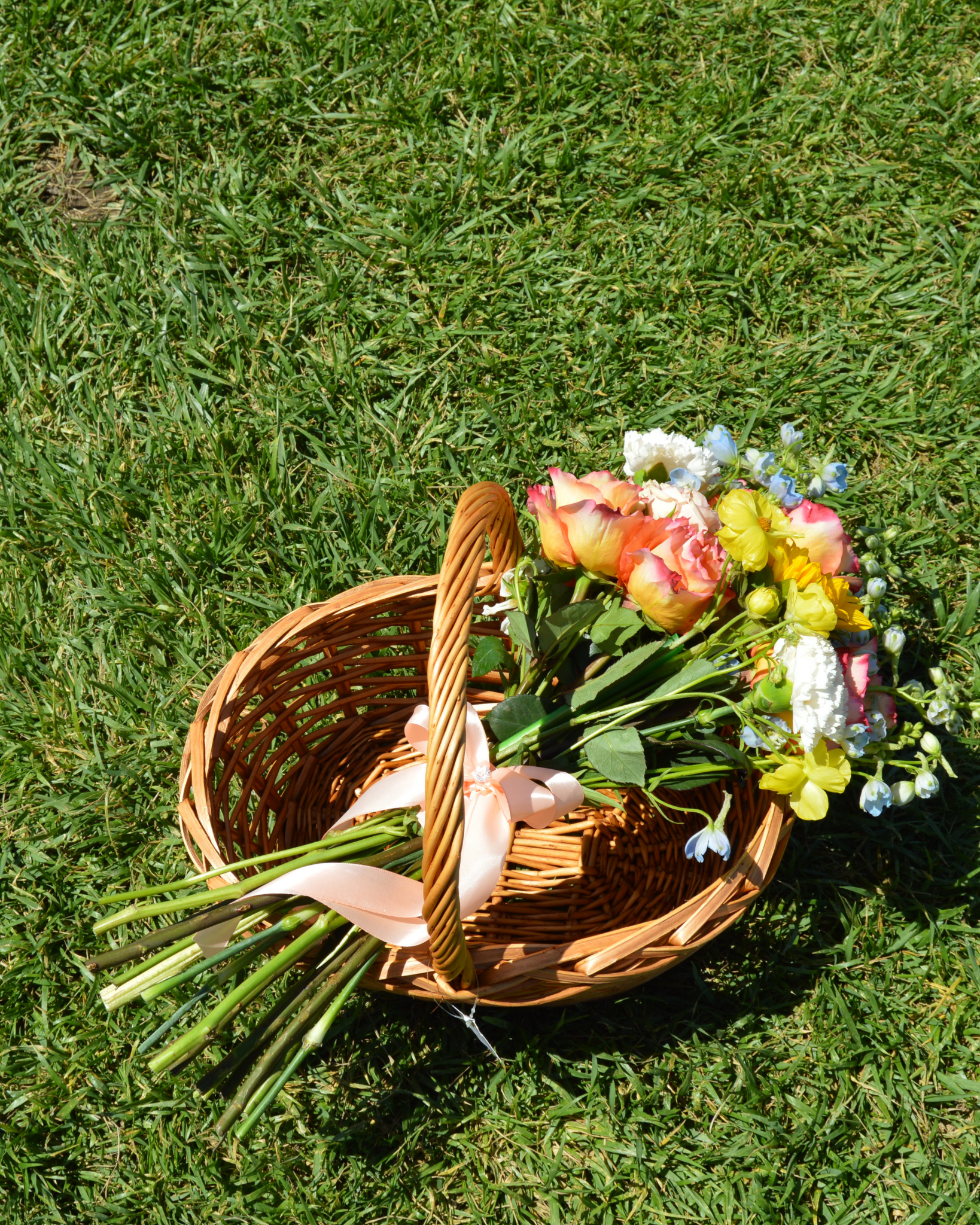Coronado Sunshine Bouquet - Luxberries & Floral
