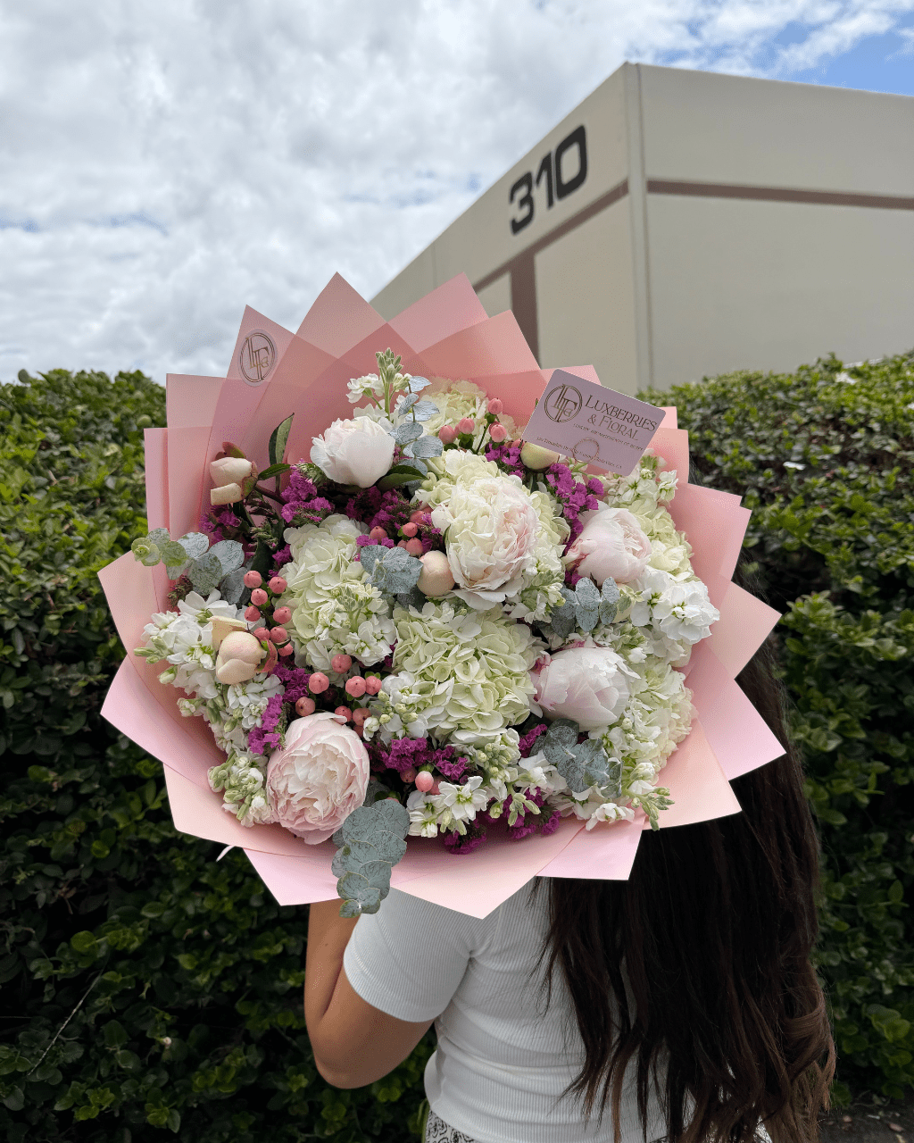Peony, Hydrangea & Mixed Bloom Luxury Bouquet - Luxberries & Floral